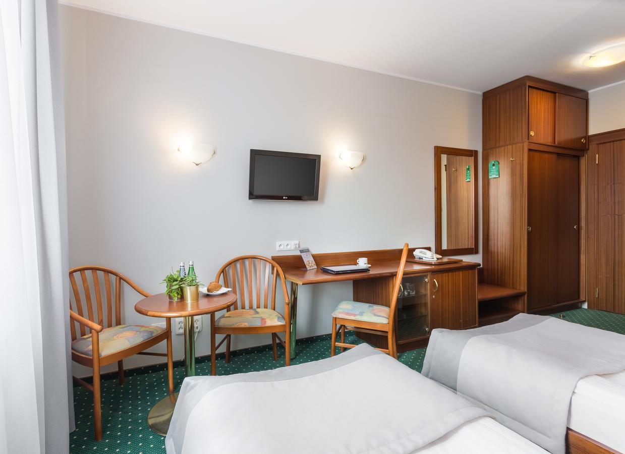 Hotel T&T Poznań Exteriör bild